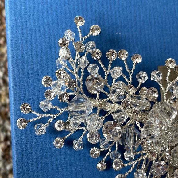 Bridal Hair Accessory with Sparkling Crystal Beading - Picture 5 of 7